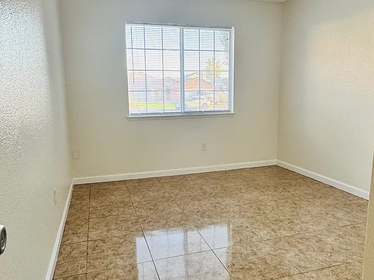 9004 Pine Ridge Way — Photo 8