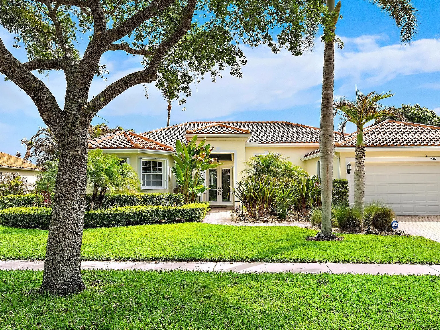 4 bed, 3.0 bath, 2776 sqft, $18,000 — Photo 1
