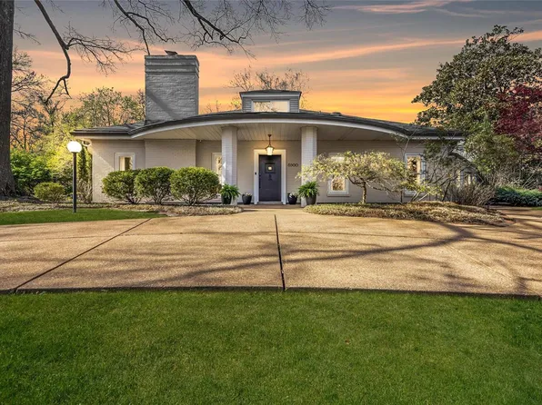 6300 Alexander Dr, Saint Louis, MO 63105