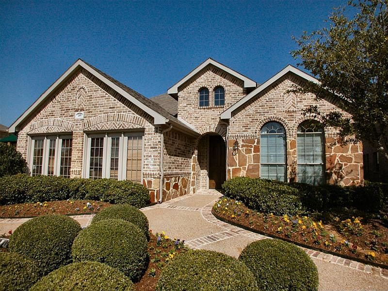 1st image of 205 White Dr