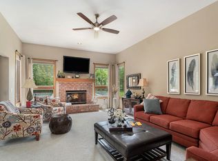 16 E Suttons Rdg, Battle Creek, MI 49014