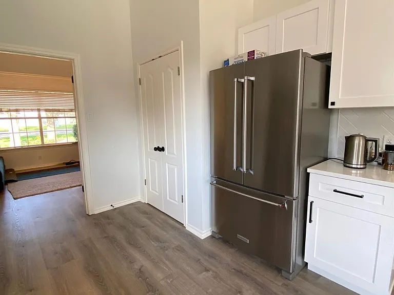 2623 Goldfinch Dr — Photo 8