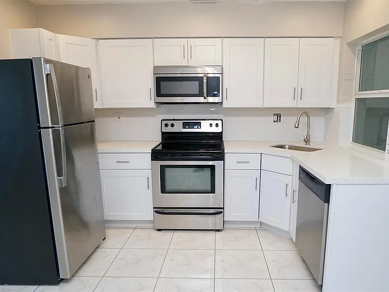 5908 NW 81st Ave — Photo 15
