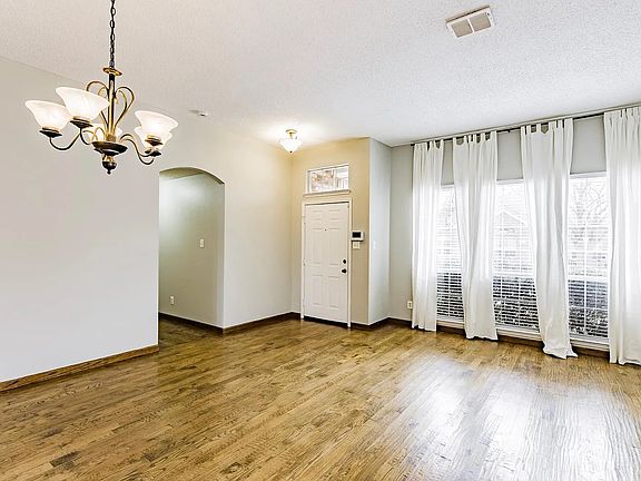 4th image of 4712 Basil Dr