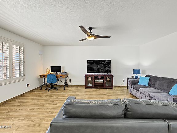 5th image of 634 E VIA ELENA Street