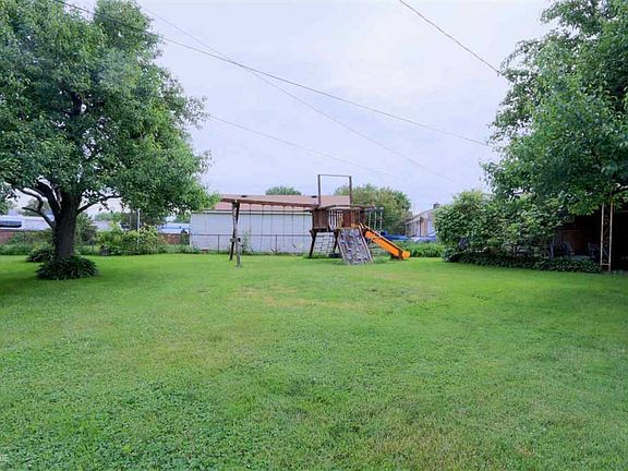 5th image of 32851 Warner Dr
