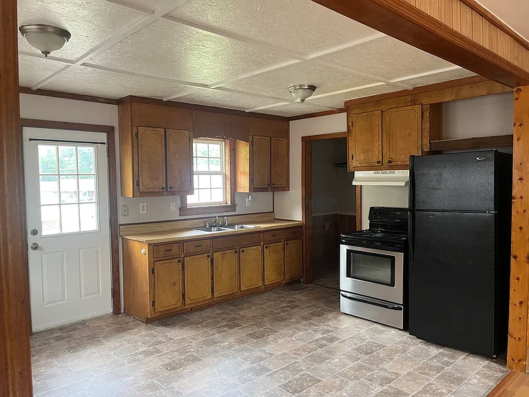 762 Maggie Ave — Photo 3