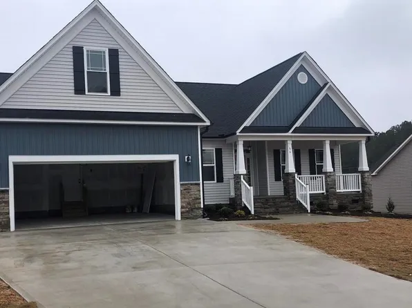 242 Carolina Landing Dr, Zebulon, NC 27597