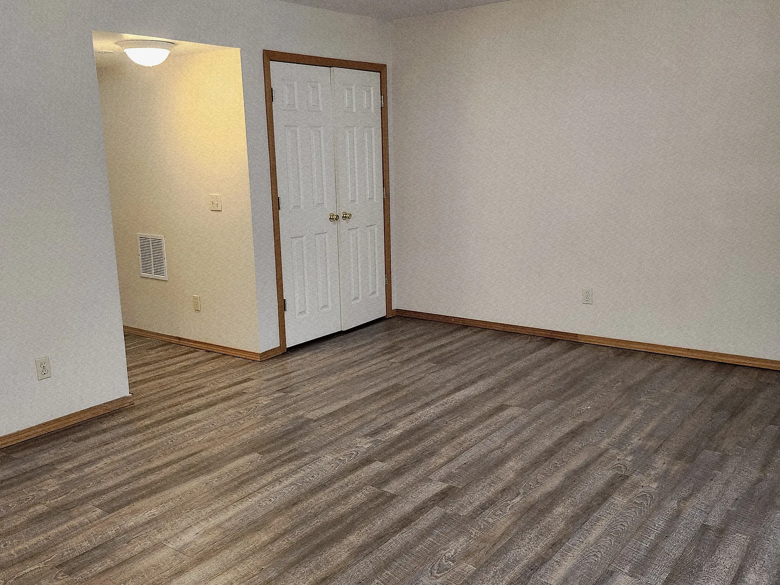 2 bed, 800 sqft, $825 — Photo 2