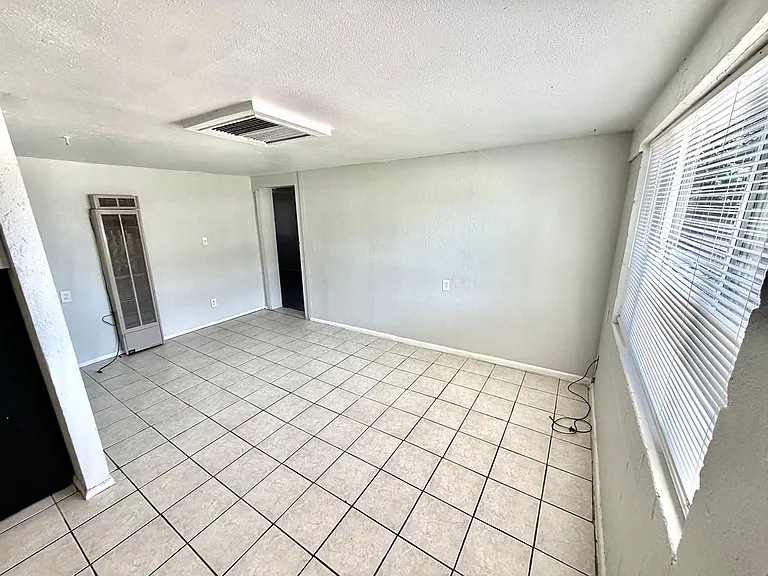 3670-3672 Atlas Way — Photo 4
