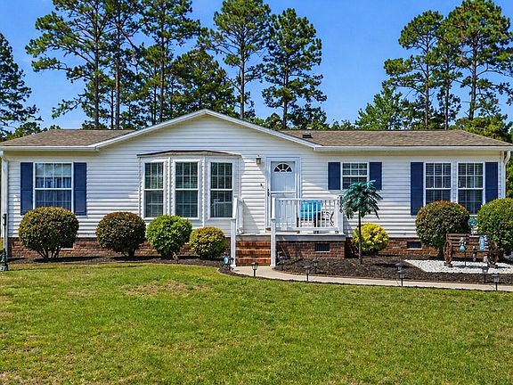 2nd image of 836 Nicholas Drive SW