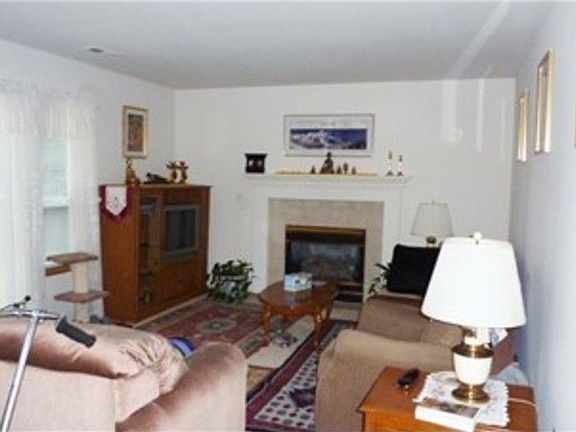 5th image of 16630 36th Ave W