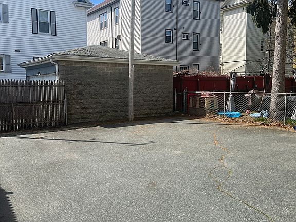 5th image of 188 Belleville Rd