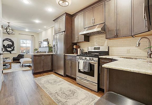 4th image of 130 2nd Pl APT 4