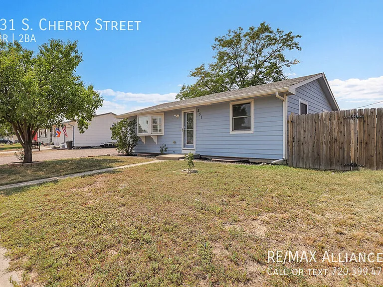 231 S Cherry St — Photo 2