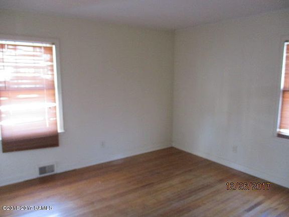 3rd image of 29 Lincoln St