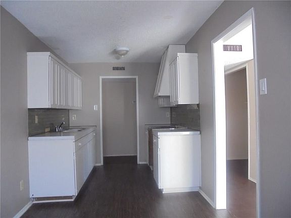 2nd image of 3129 Edelweiss Dr