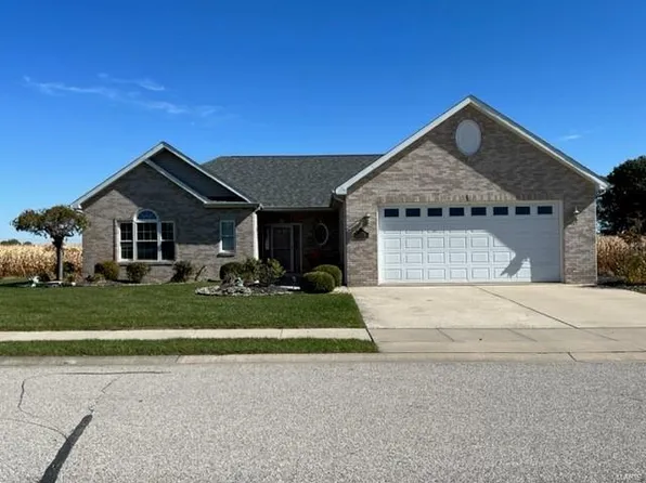 2716 Pine View Dr, Highland, IL 62249