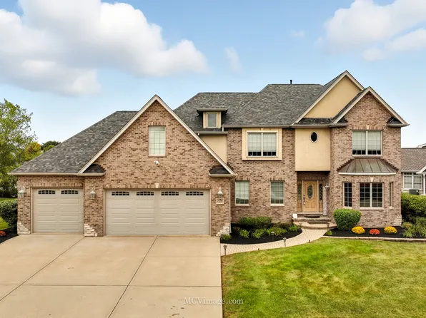 21240 S Redwood Ln, Shorewood, IL 60404