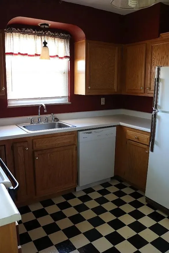 1311 Huntington Avenue - 2 — Photo 3