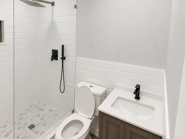 118 SW 7th St — Photo 4