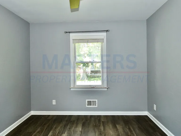 827 Wall St — Photo 15