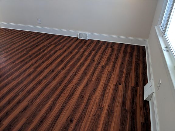 5th image of 412 Woodbury Lake Dr