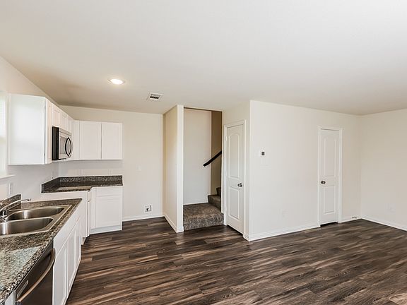 5th image of 2711 Berryhill Dr