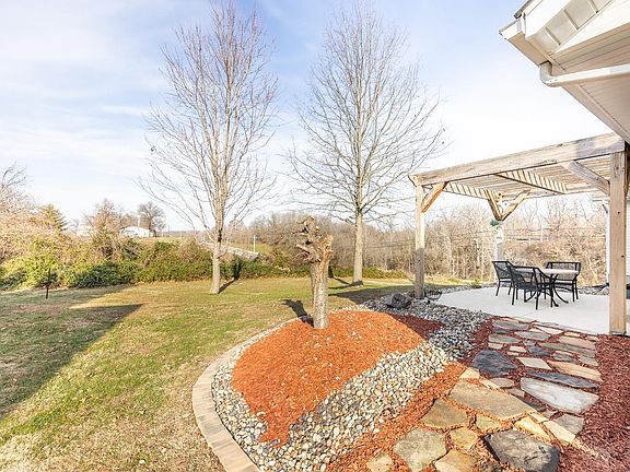 2nd image of 2643 Dennis Dr
