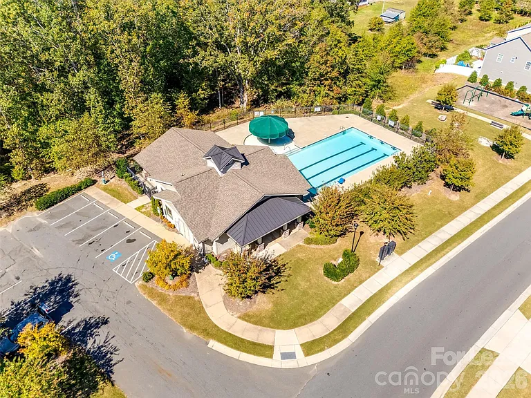 1412 Bramblewood Dr — Photo 32