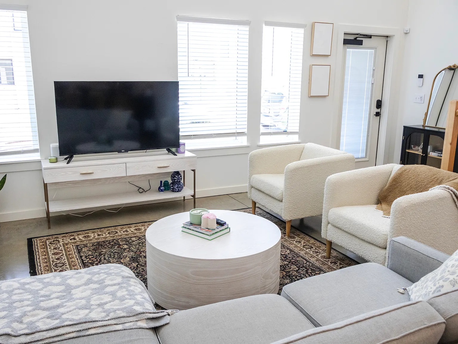 1 bed, 1.5 bath, 895 sqft, $1,600 — Photo 4