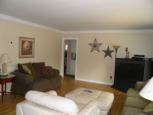 4th image of 769 Live Oak Dr