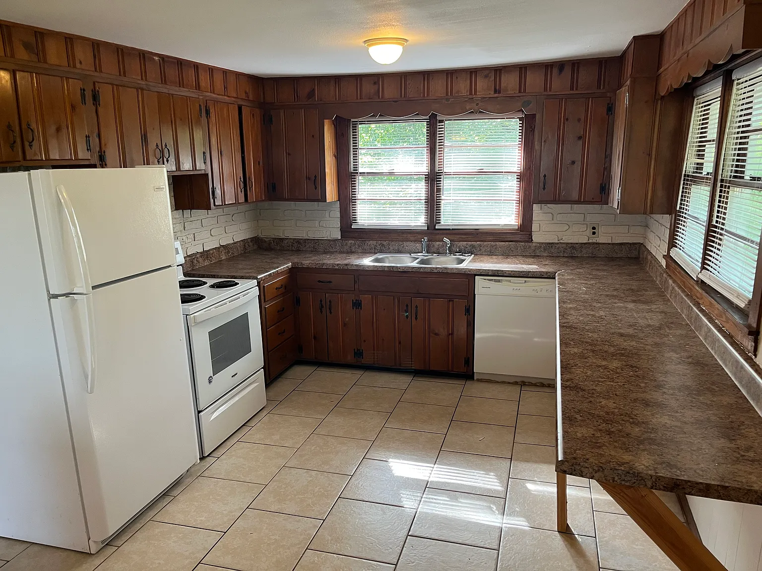 3 bed, 992 sqft, $1,395 — Photo 3