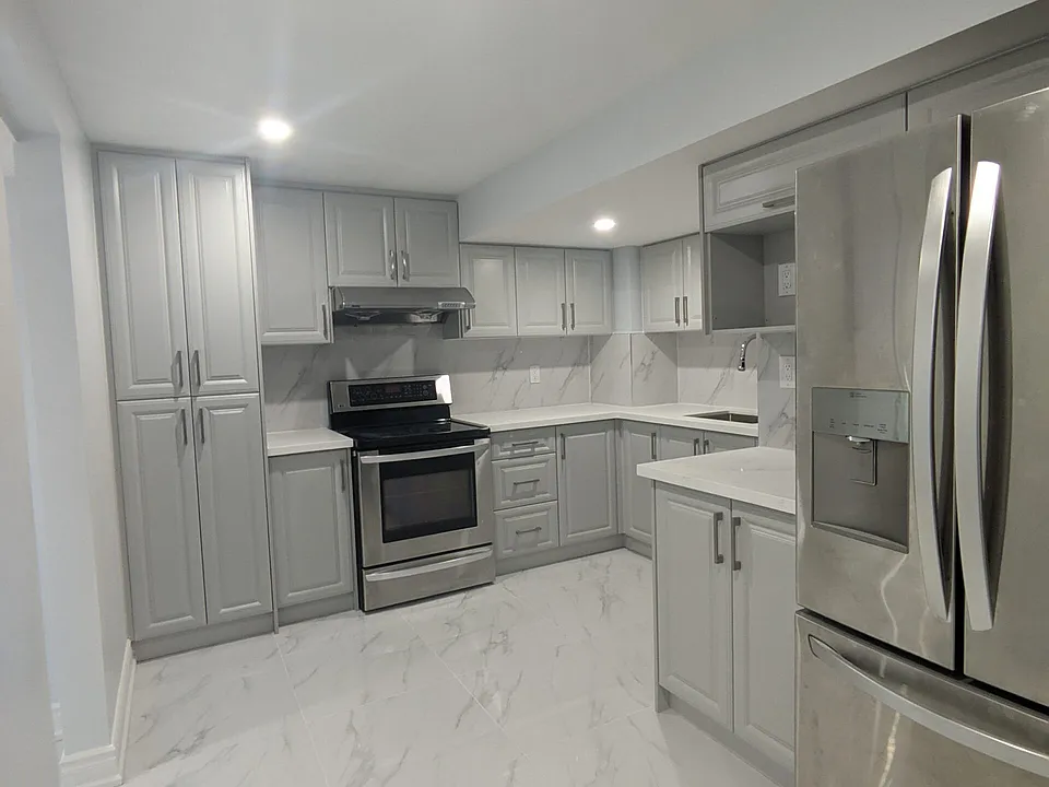 51 Britannia Ave E #LOWER LEVEL