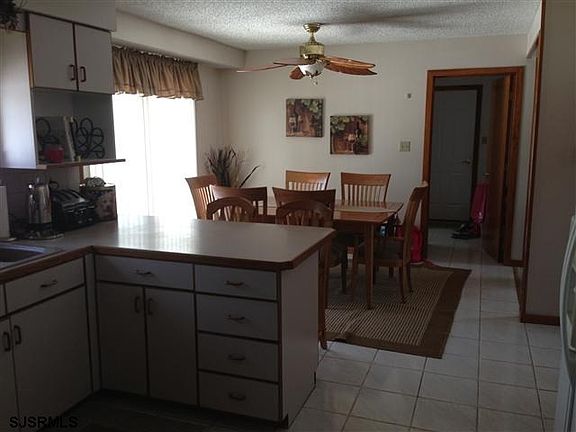 5th image of 976 McClain Dr