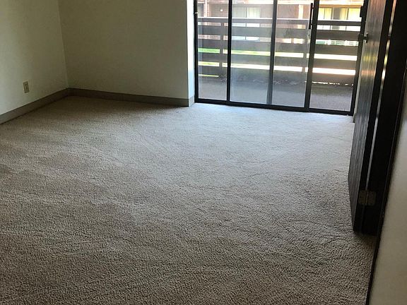 3rd image of 1402 Villa Dr APT K