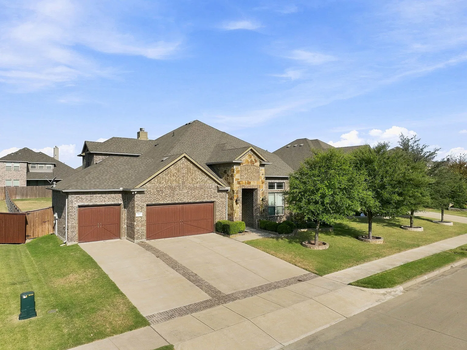 4 bed, 3870 sqft, $4,100 — Photo 4