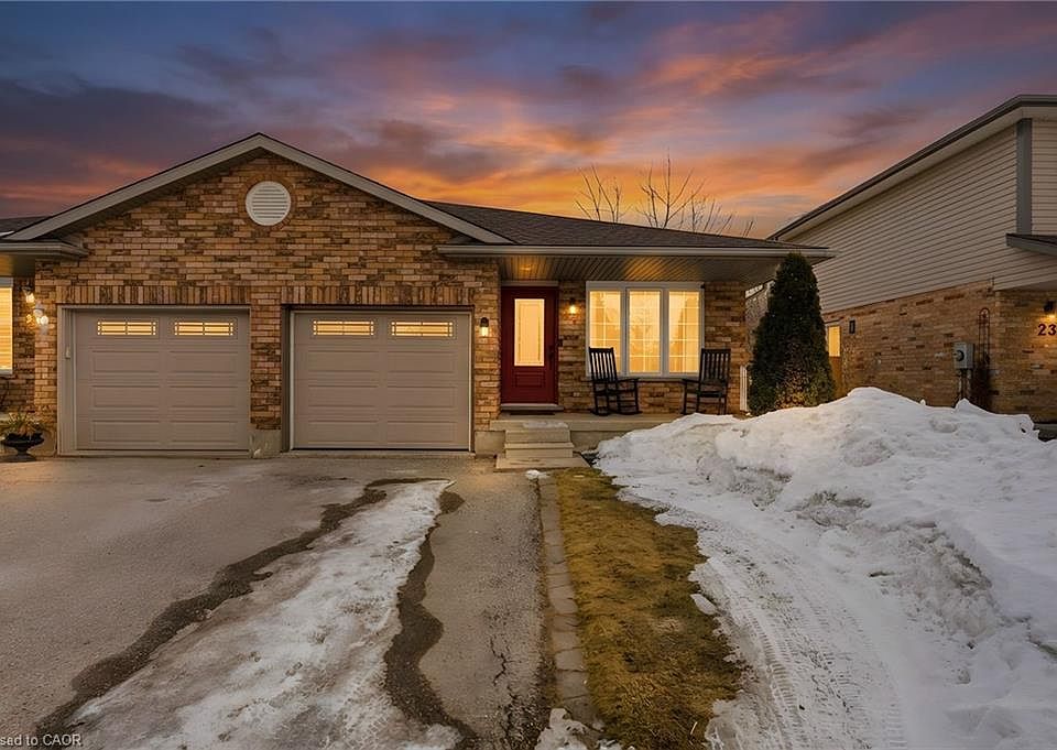 1st image of 25 Bitternut Pl