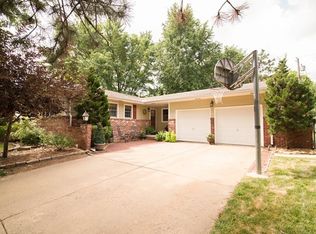 919 E Wedgewood Dr, Derby, KS 67037