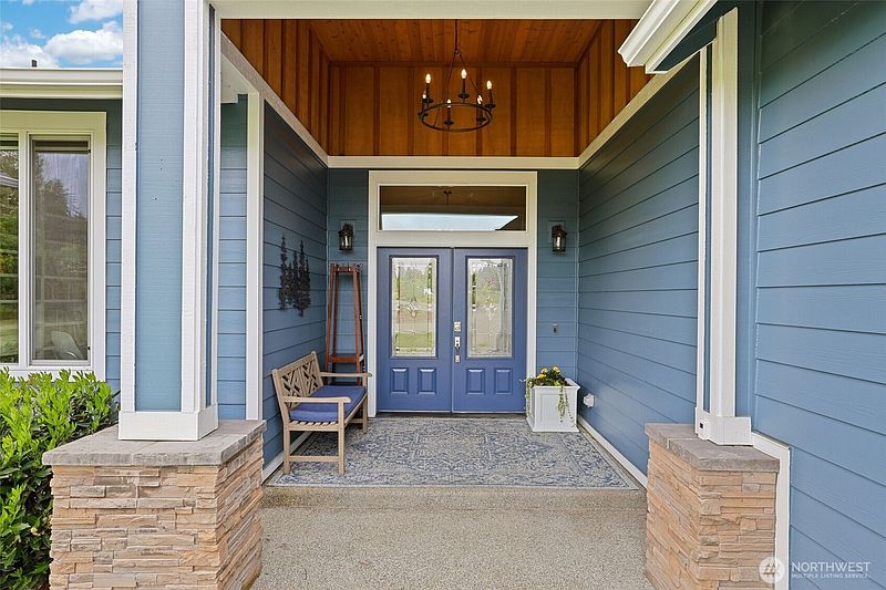 3rd image of 5641 Hawks Prairie Road NE