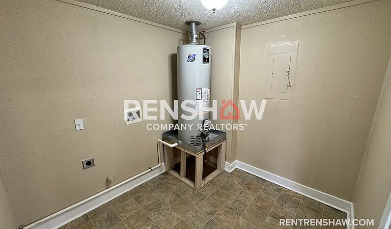 822 Eyers Rd — Photo 16