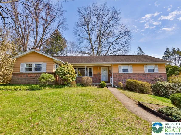 1004 Donald Dr, Emmaus, PA 18049