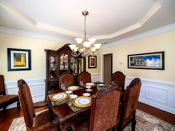3rd image of 2119 Willowcrest Dr