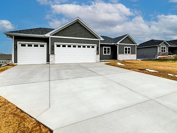 3rd image of 421 Ridgeway Dr
