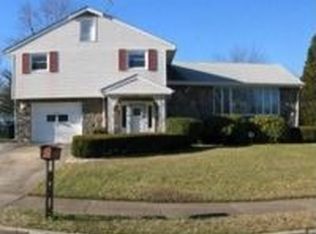 7 Greentree Rd, Hamilton, NJ 08619