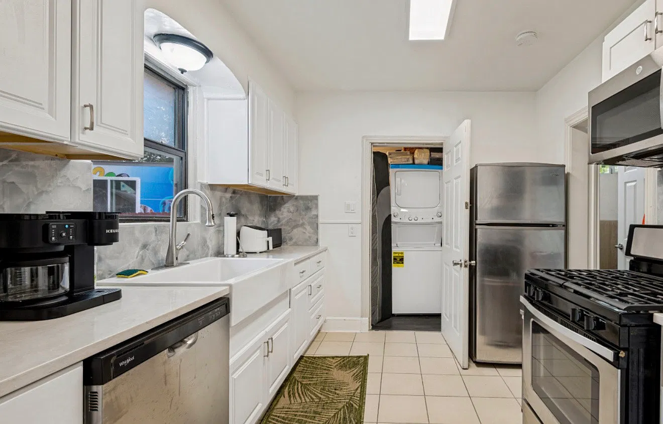 3 bed, 1218 sqft, $2,500 — Photo 3