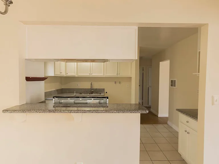 1932 Gates Ave #A — Photo 6