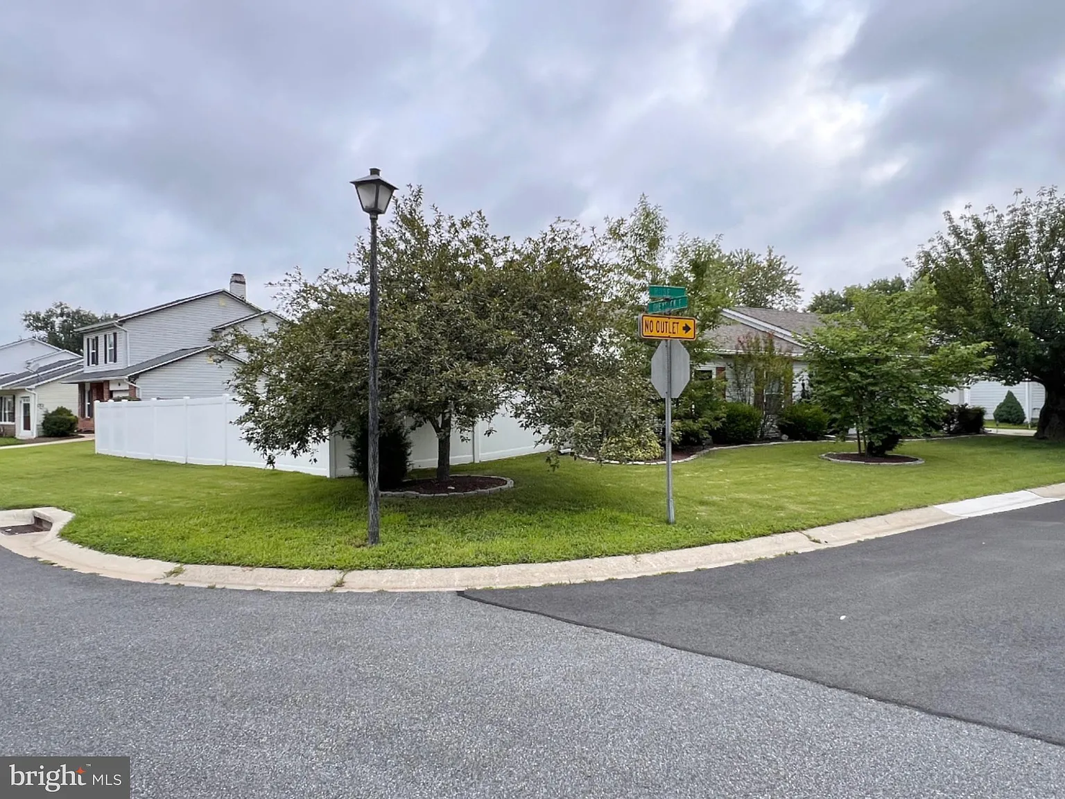 3 bed, 2.0 bath, 1275 sqft, $2,500 — Photo 4