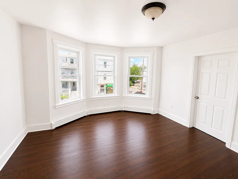 272 S 11th St #2 — Photo 8