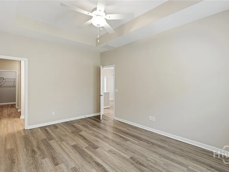 130 Danbury Ct — Photo 20